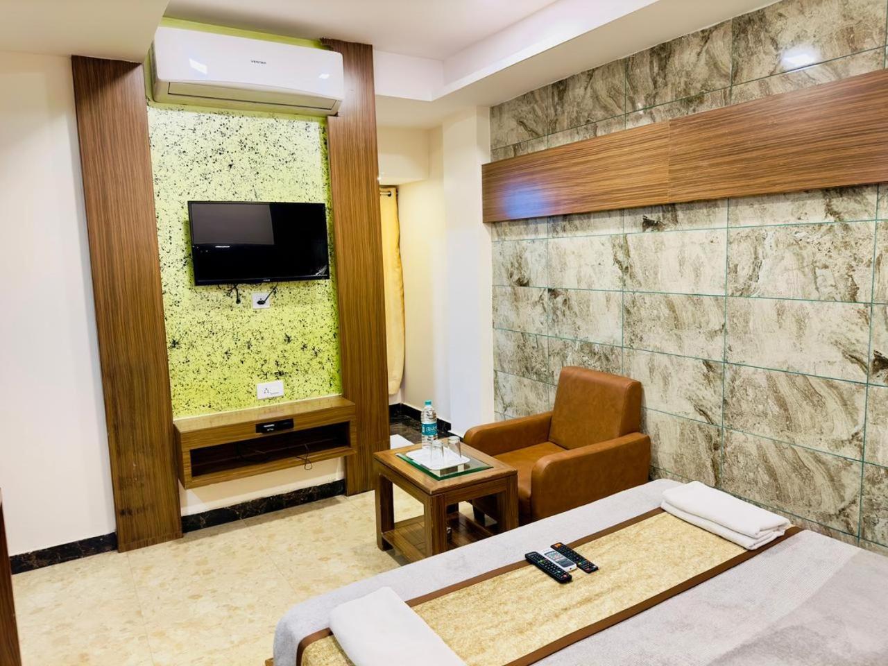 Sheraton Grande At Puratchi Thalaivar Dr Mgr Central Railway Station Chennai Exterior photo